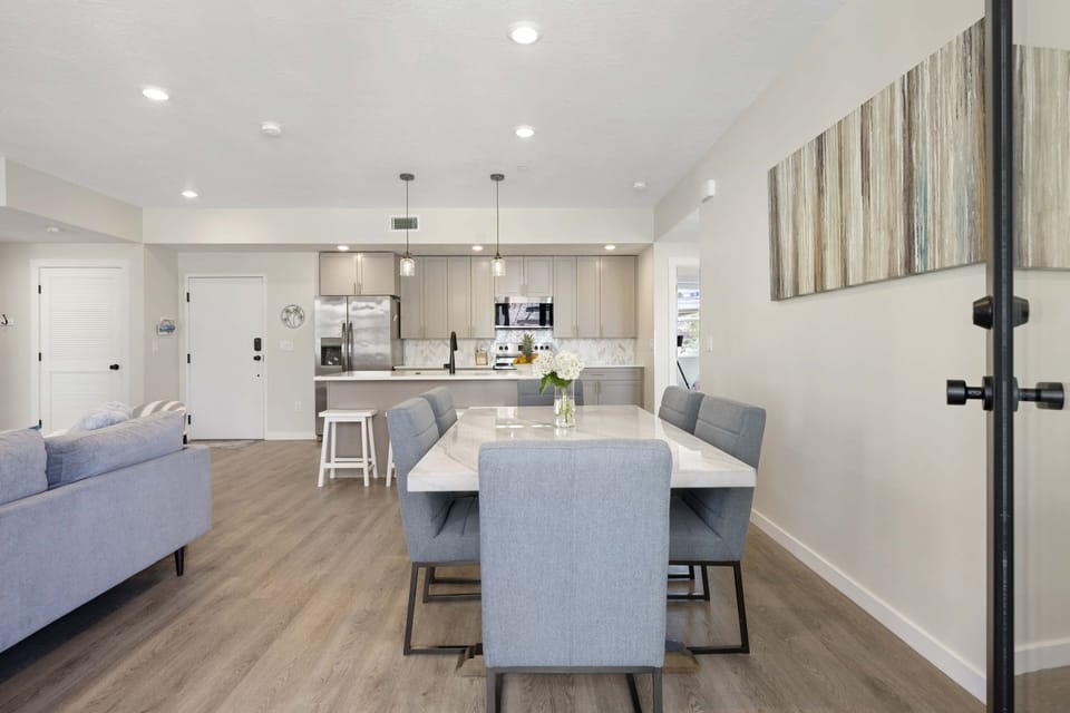 Condo, 3 Bedrooms | Dining