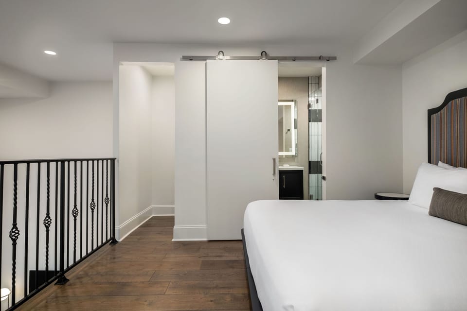 Presidential Suite | In-room safe, iron/ironing board, free WiFi, bed sheets