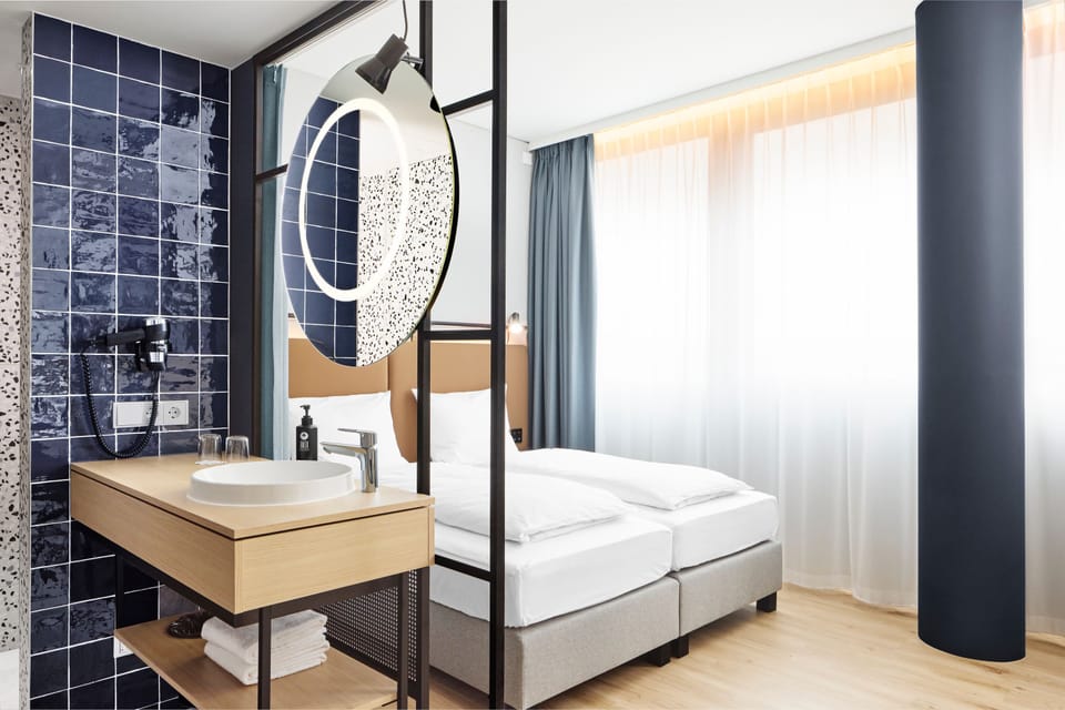 Comfort Double Room | Hypo-allergenic bedding, free cribs/infant beds, free WiFi, bed sheets