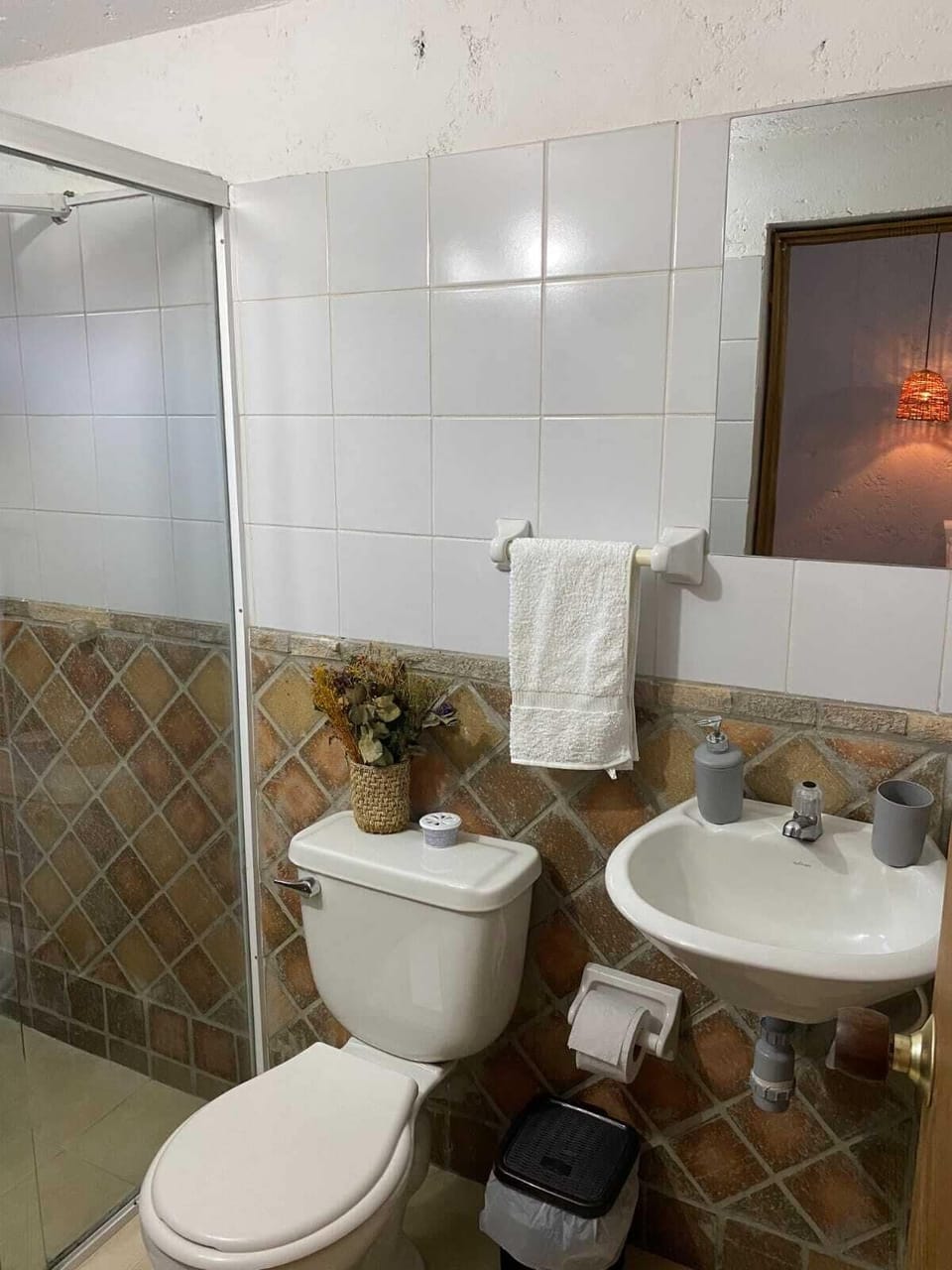 Comfort Double Room, 1 Double Bed, Private Bathroom | Bathroom | Shower, free toiletries, soap, toilet paper