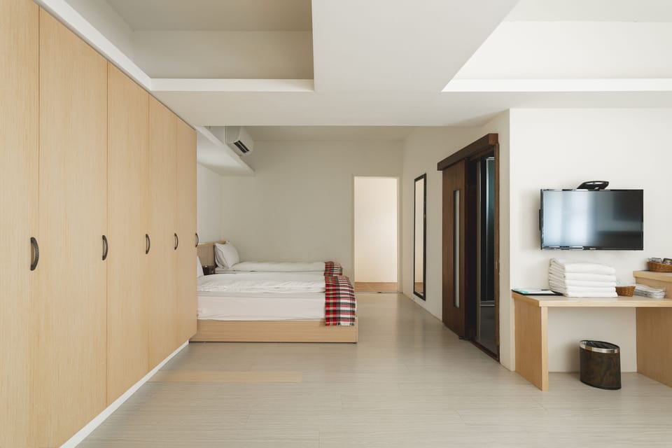 Standard family room | Blackout drapes, soundproofing, free WiFi, bed sheets
