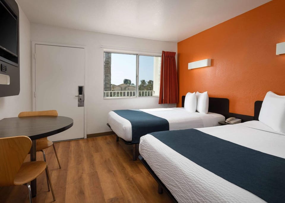 Blackout drapes, WiFi (free), bed sheets