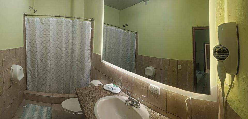 Executive Suite | Bathroom