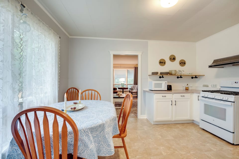 House (2 Bedrooms) | Interior