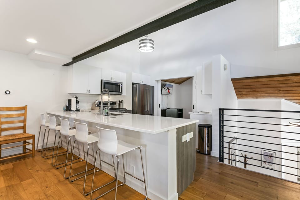 Condo, 3 Bedrooms | Private kitchen | Fridge, oven, coffee/tea maker, toaster