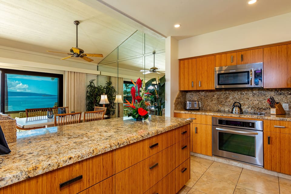 Condo, 3 Bedrooms | Private kitchen | Coffee/tea maker, fridge, oven, toaster