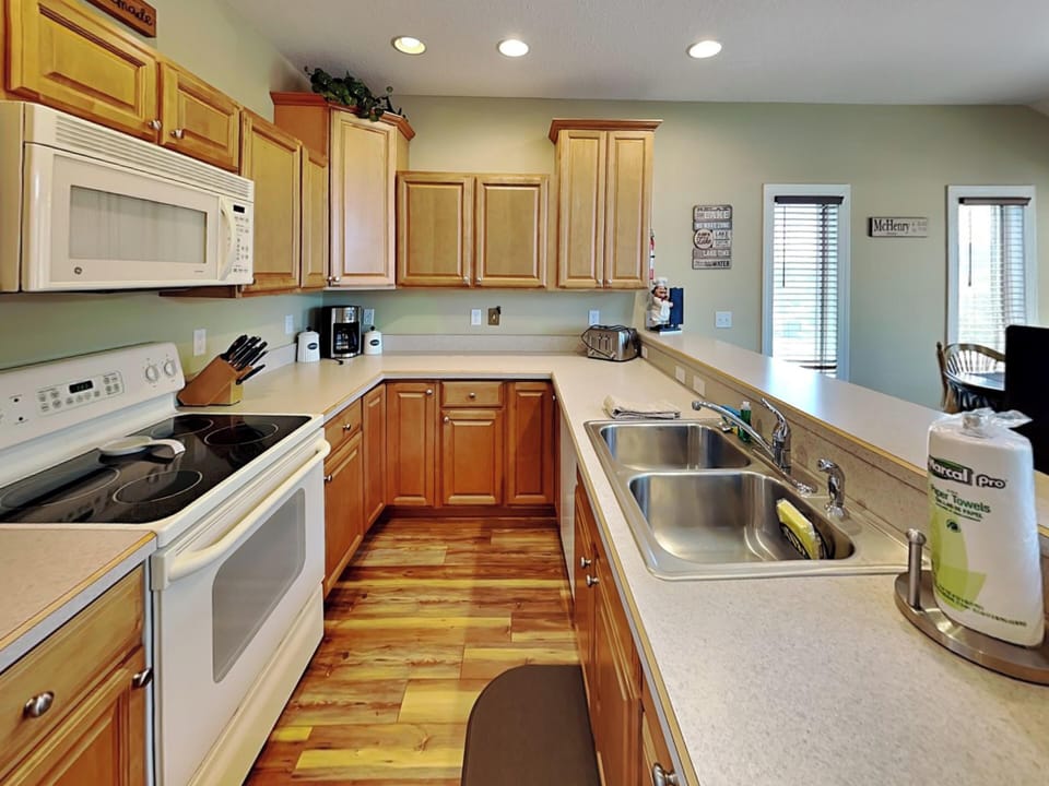 Studio (4 Bedrooms) | Property amenity