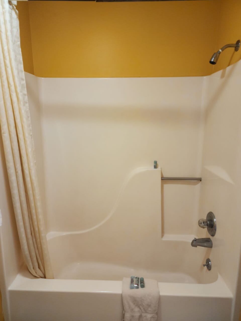 Basic Double Room | Bathroom