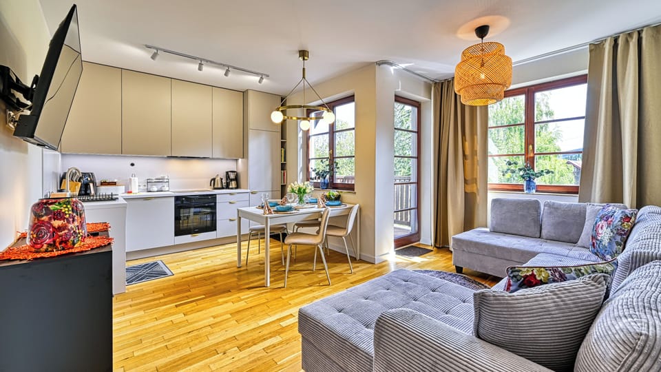 Apartment (1B/8) | Living area | Flat-screen TV