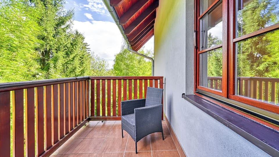 Apartment (1B/8) | Balcony