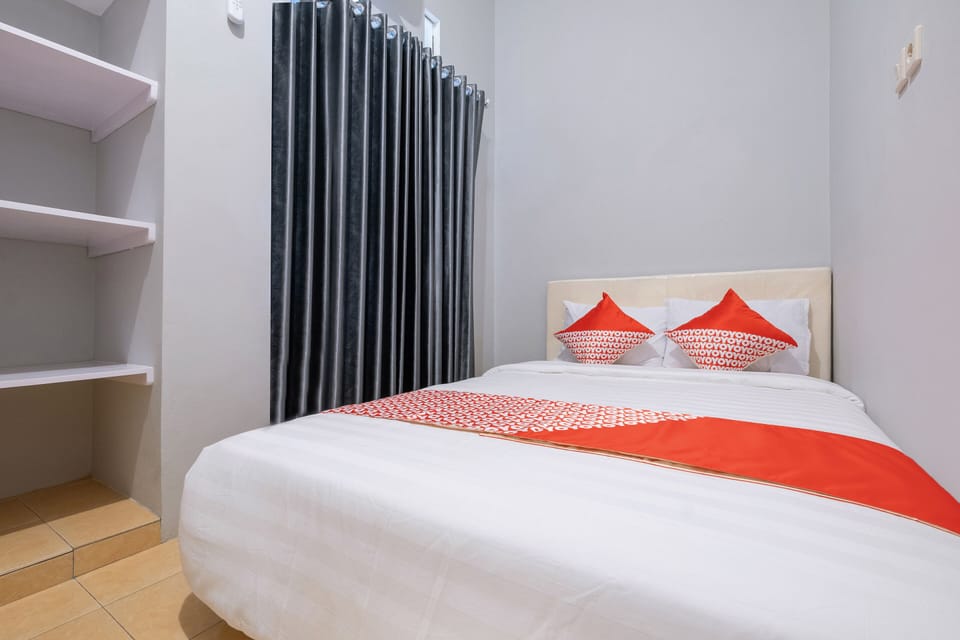 Basic Suite | Laptop workspace, free WiFi, bed sheets