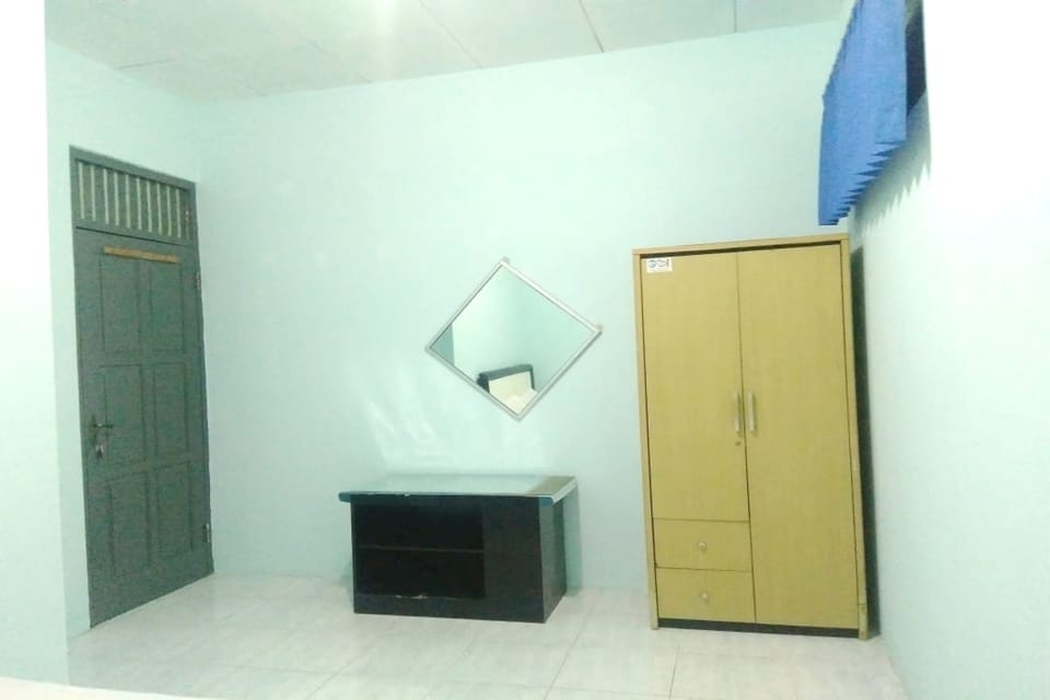 Standard Double Room | Laptop workspace, free WiFi, bed sheets