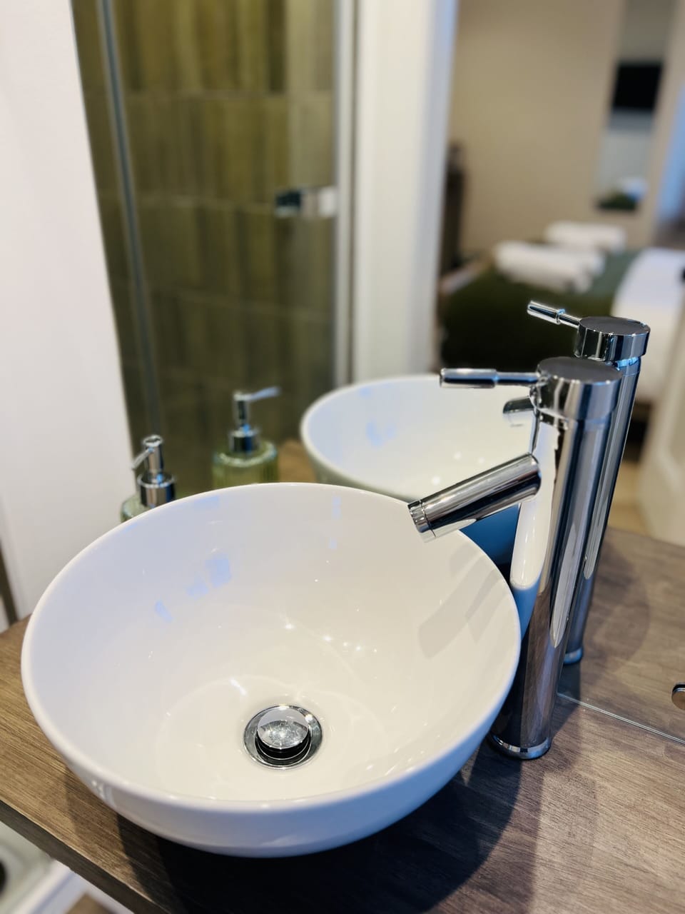 Luxury Double Room | Bathroom | Free toiletries, hair dryer, towels, soap