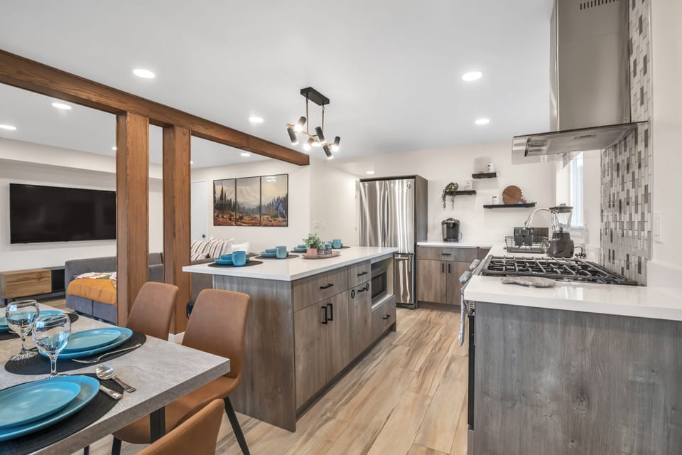 Duplex, 2 Bedrooms | Private kitchen | Coffee/tea maker, fridge, oven, toaster