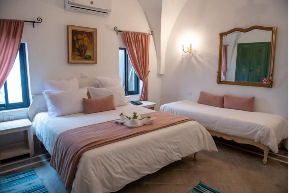 Family Suite | In-room safe, free WiFi, bed sheets