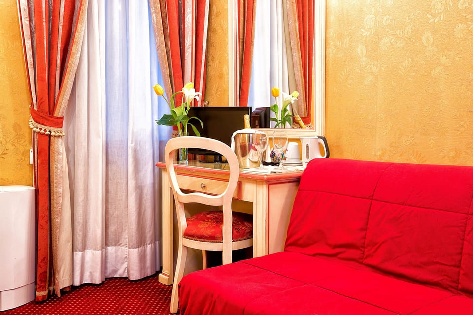 Junior Suite | Premium bedding, minibar, in-room safe, desk