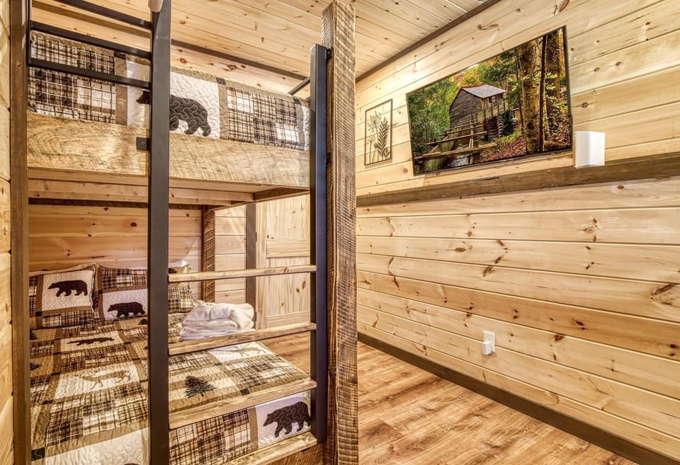 Cabin, 2 Bedrooms | Interior