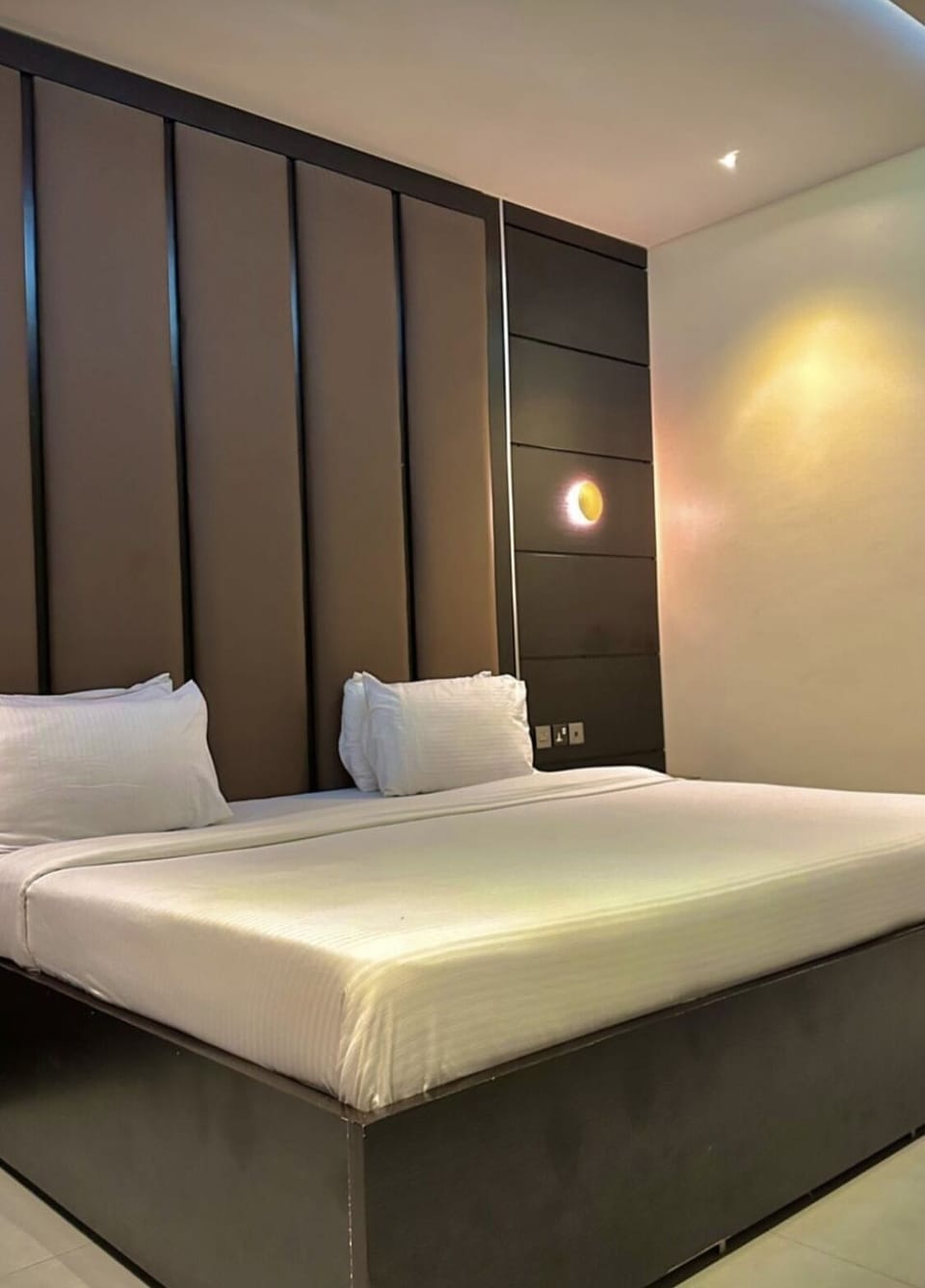 Classic Room, 1 Queen Bed | Egyptian cotton sheets, premium bedding, down comforters