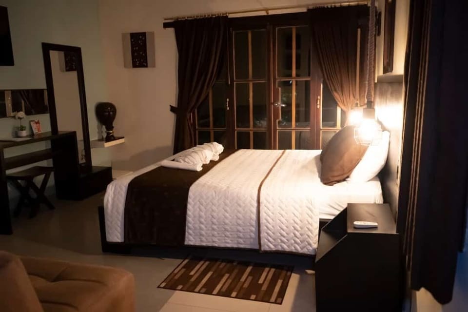 Comfort Double Room Single Use | Hypo-allergenic bedding available, down comforters, minibar, desk