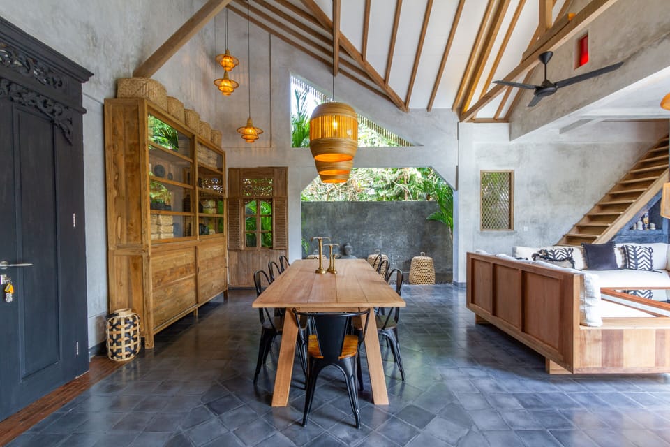 Deluxe Villa, Private Pool, Pool View | Dining room