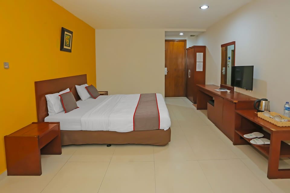 Basic Suite | Desk, laptop workspace, WiFi, bed sheets