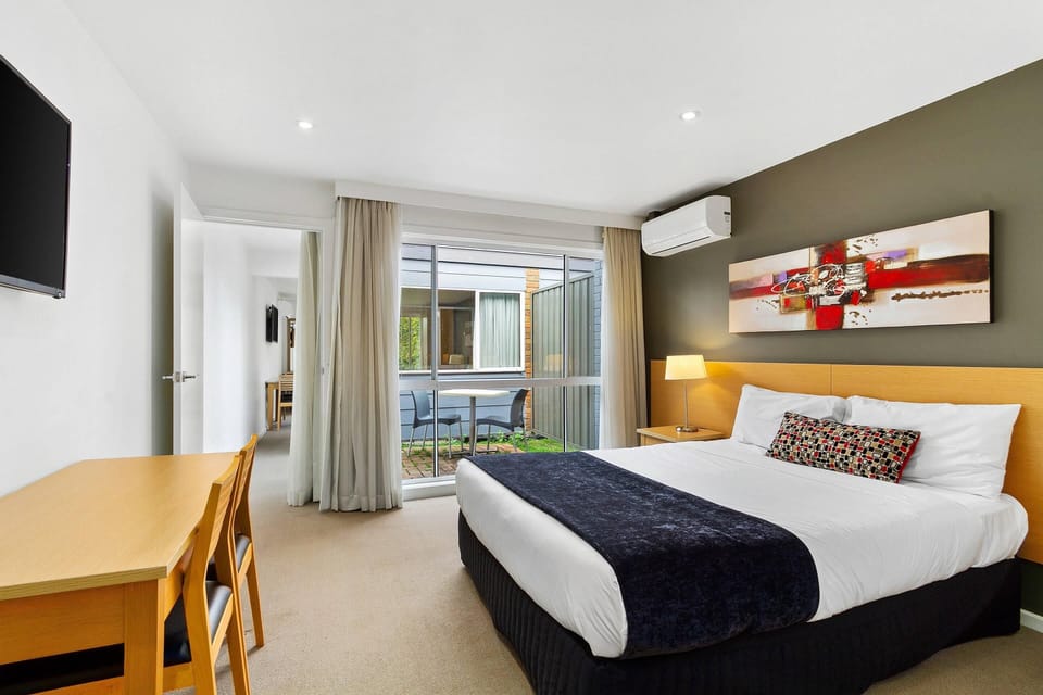 Two Bedroom Suite | Minibar, desk, blackout drapes, soundproofing