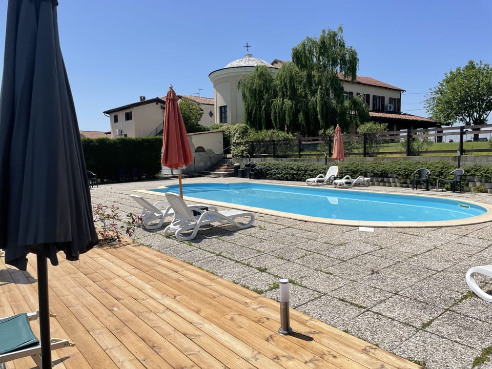 Seasonal outdoor pool