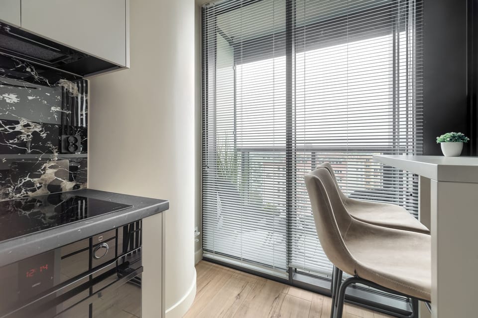 Fridge, stovetop, dishwasher, electric kettle