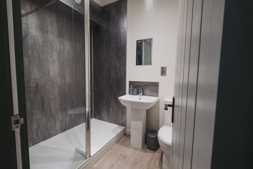 Comfort Double Room, Ensuite, Sea View | Iron/ironing board, free WiFi, bed sheets