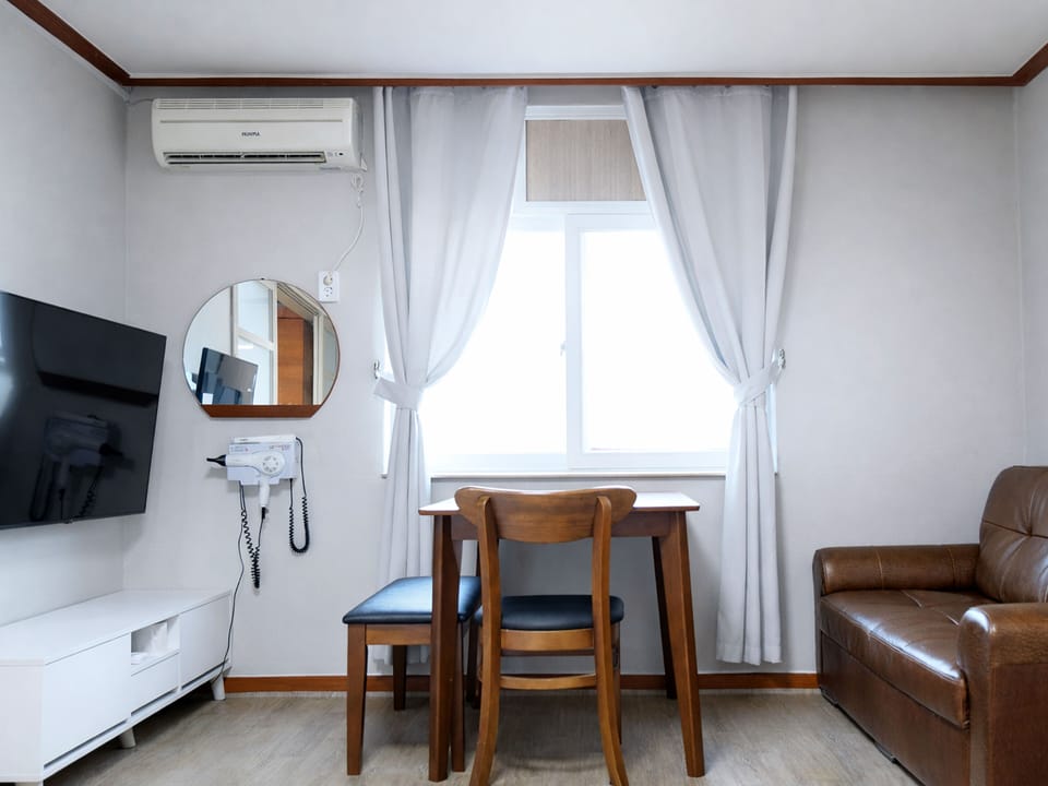 VIP Room | In-room dining
