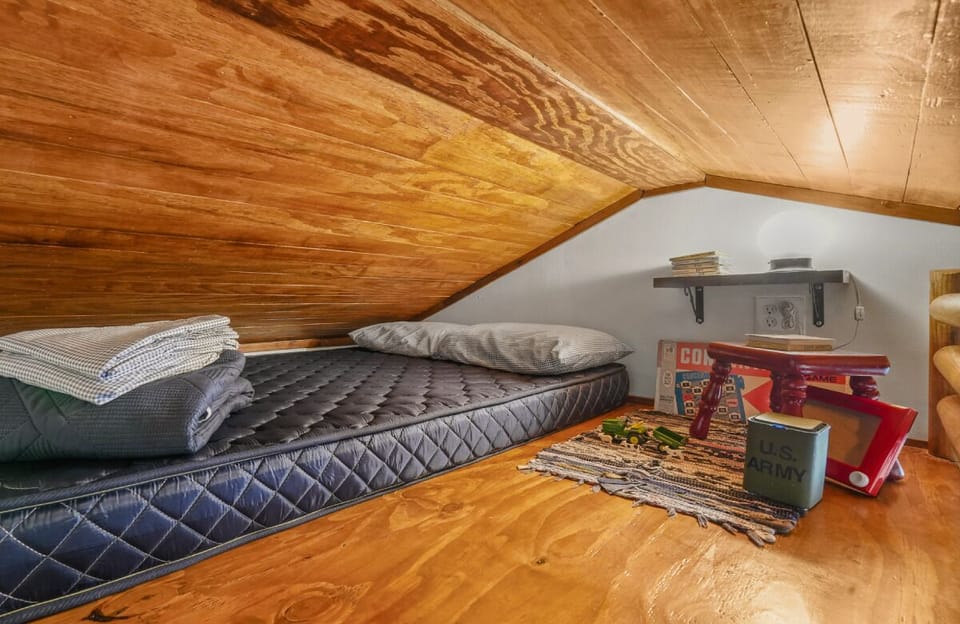 Children's theme room