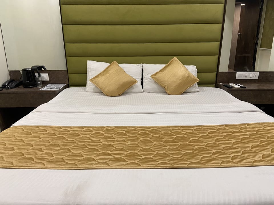 Deluxe Double Room | Desk, laptop workspace, free WiFi