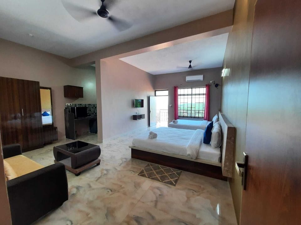 Deluxe Room (Non AC) | Soundproofing, bed sheets
