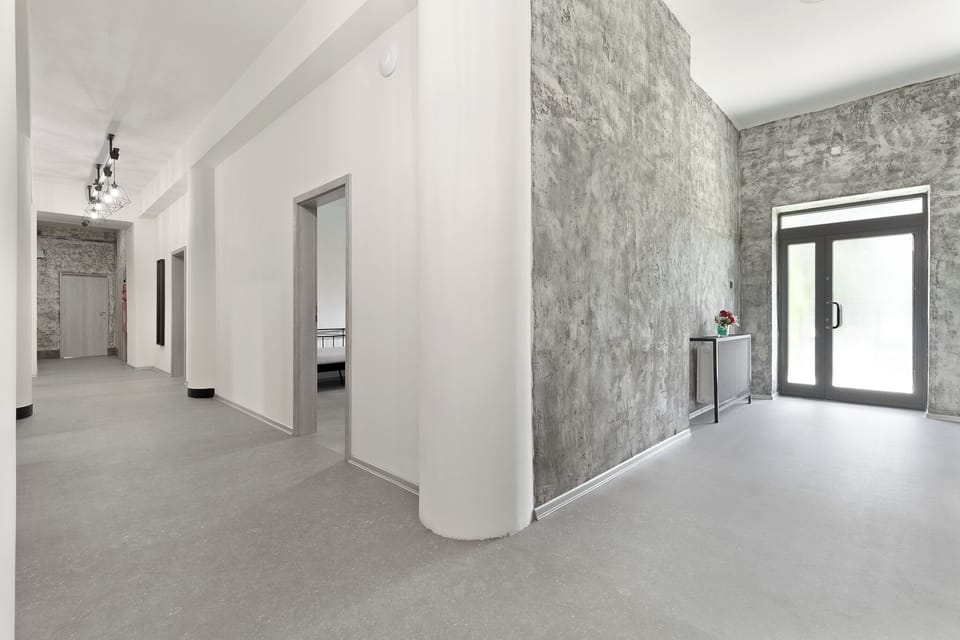 Club Apartment | Pillowtop beds, desk, soundproofing, free WiFi