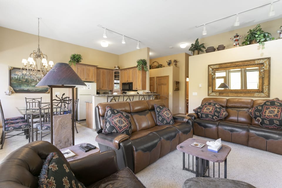 Condo, 3 Bedrooms | Living area | Smart TV