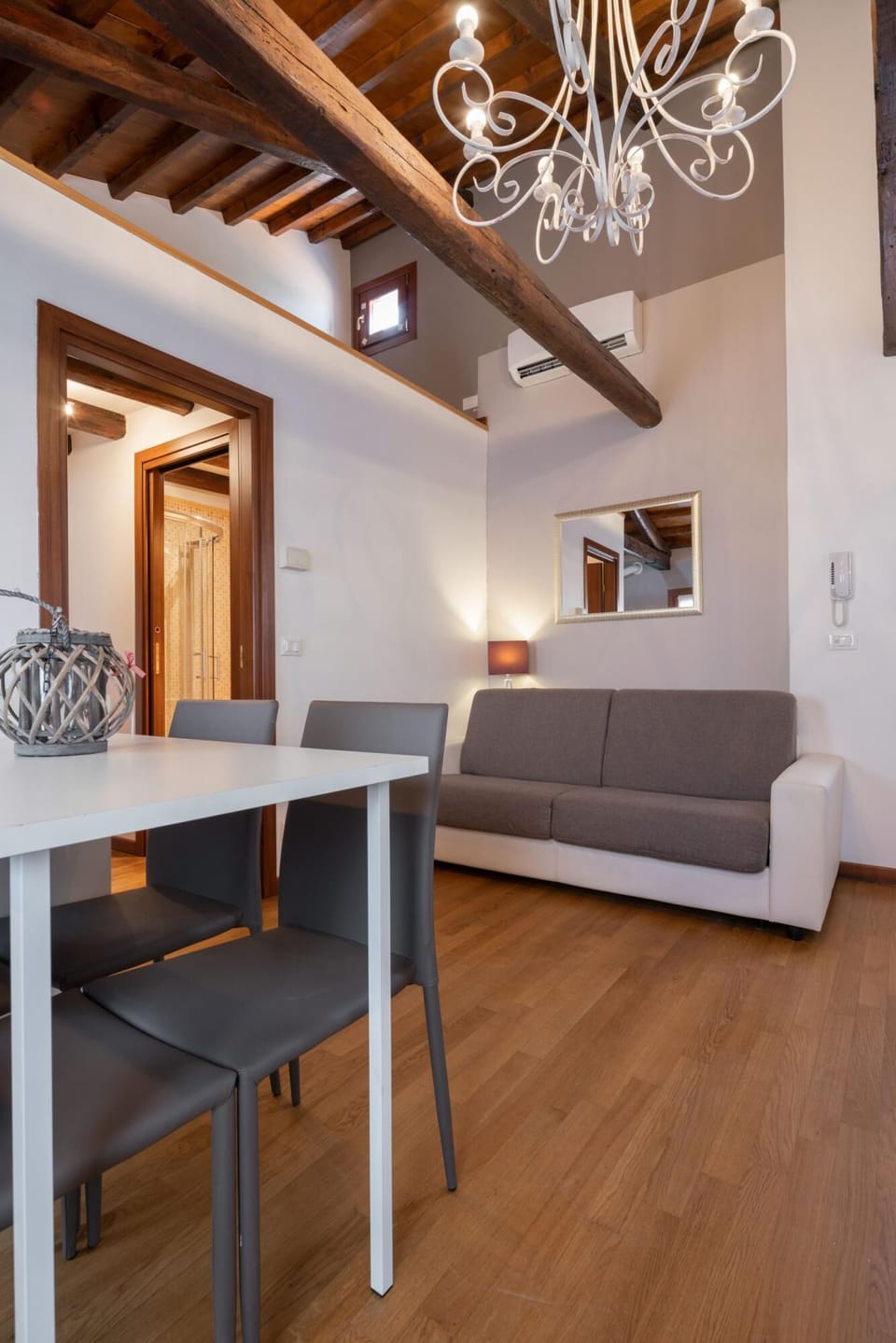 House | 1 bedroom
