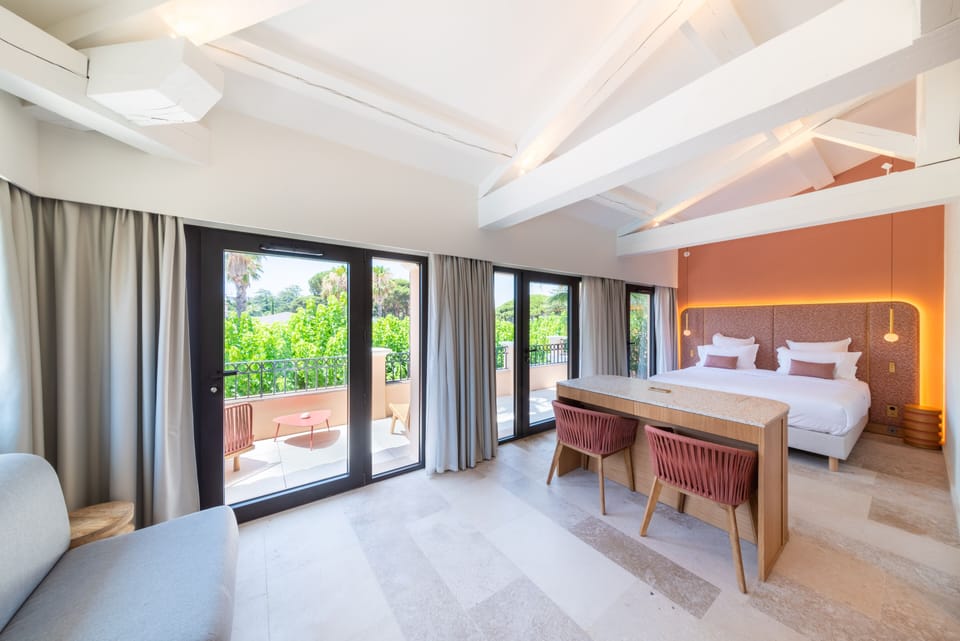 Classic Suite | 1 bedroom, desk, soundproofing, iron/ironing board