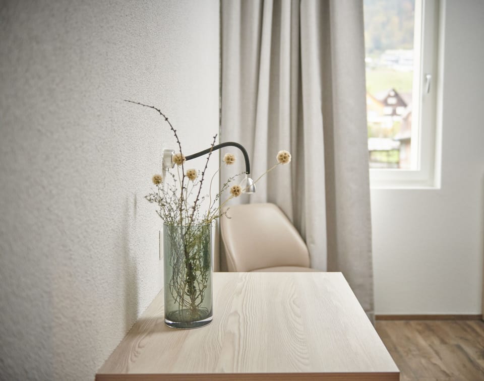 Flat-screen TV, heated floors