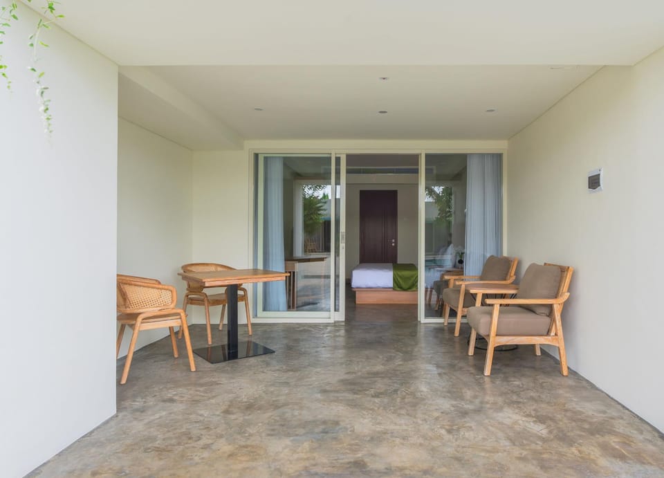 Junior Suite, 1 Queen Bed | Terrace/patio