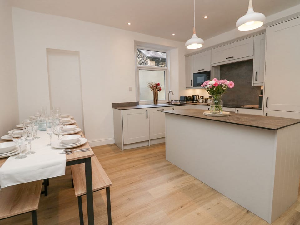 Fridge, dishwasher, electric kettle, toaster