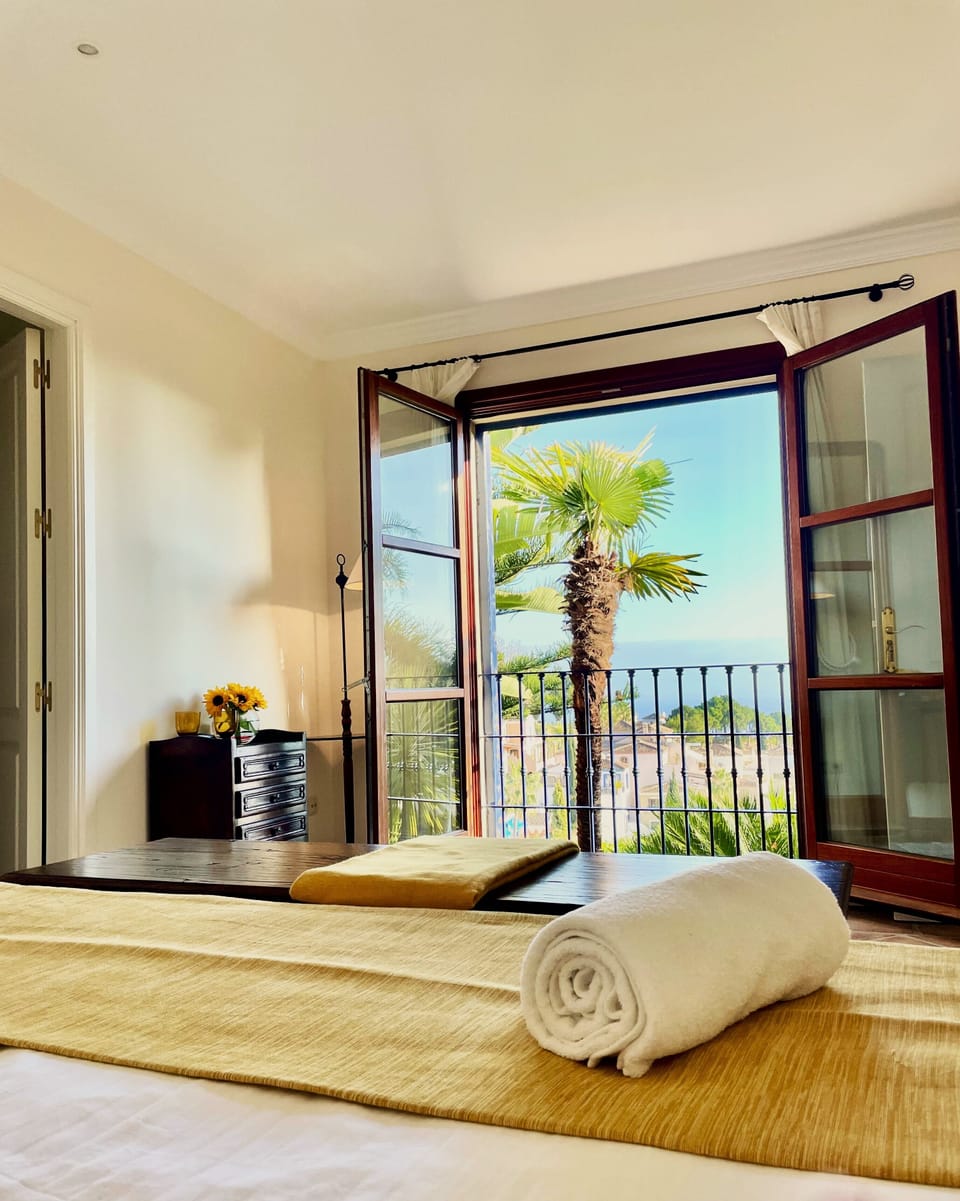 Standard Double Room, Sea View | In-room safe, free WiFi