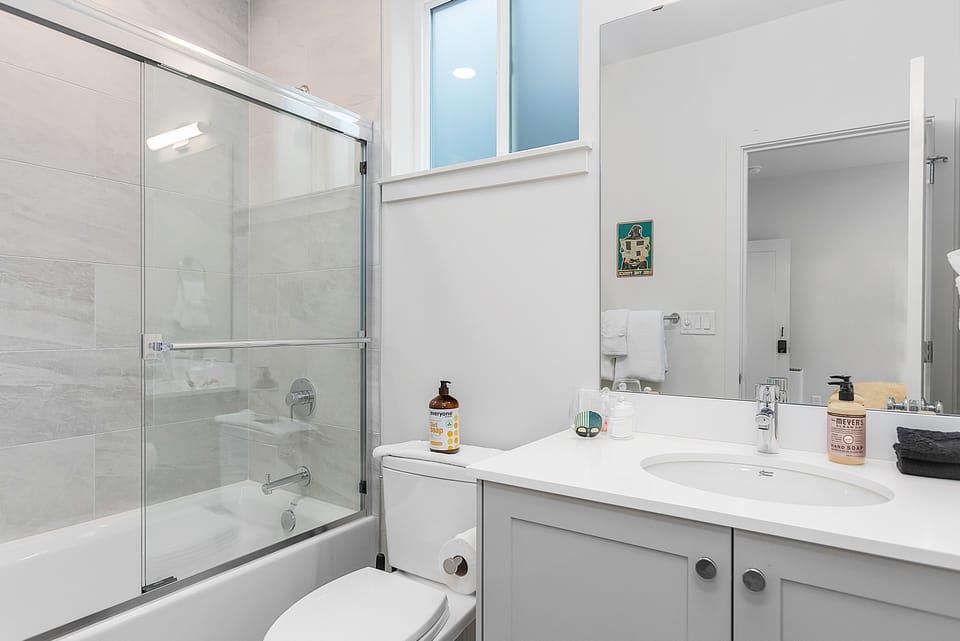 Classic Studio | Bathroom