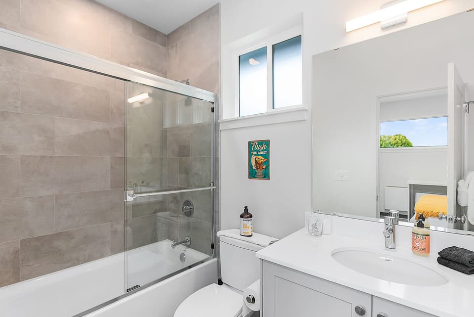 Classic Studio | Bathroom