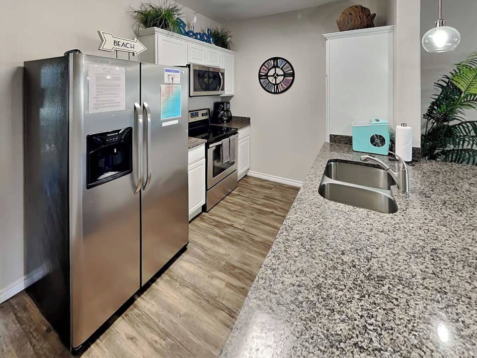 Studio (3 Bedrooms) | Property amenity