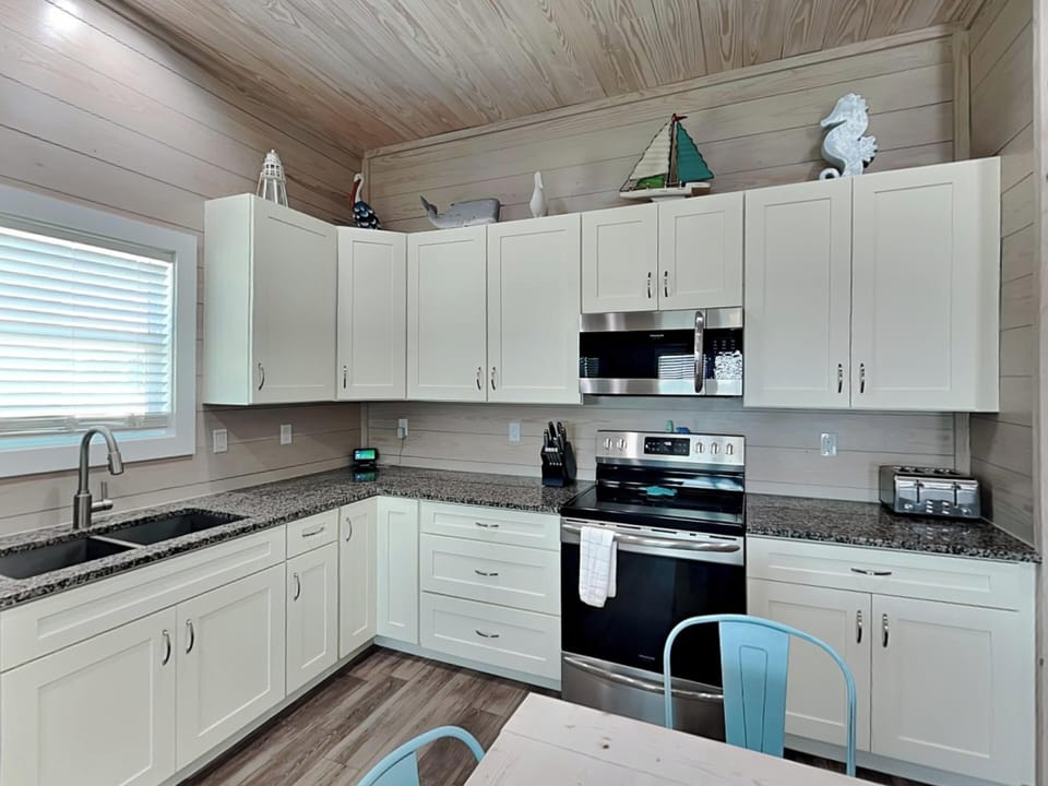 Studio (3 Bedrooms) | Property amenity