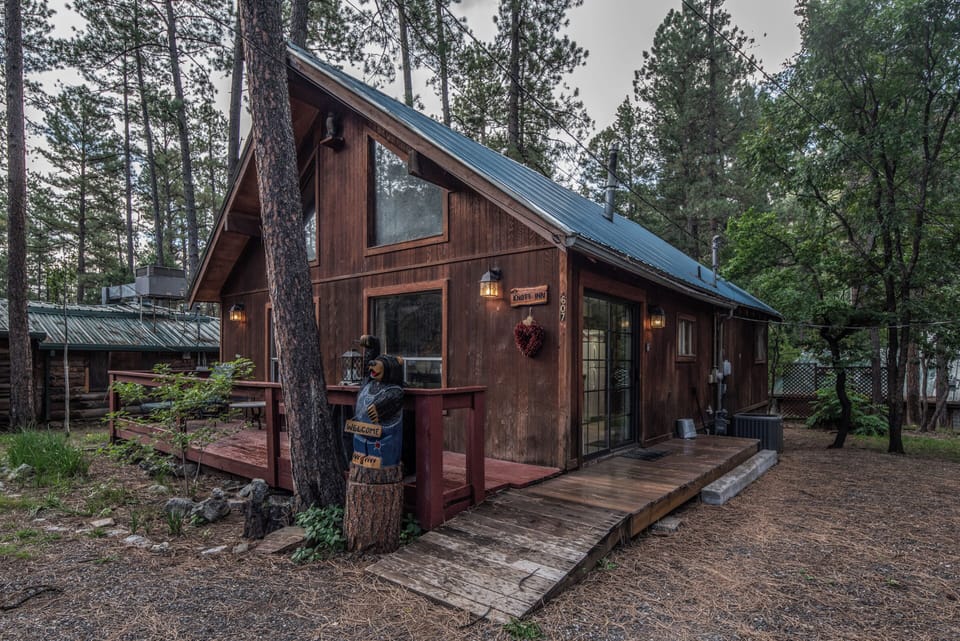 Studio (3 Bedrooms) | Front of property