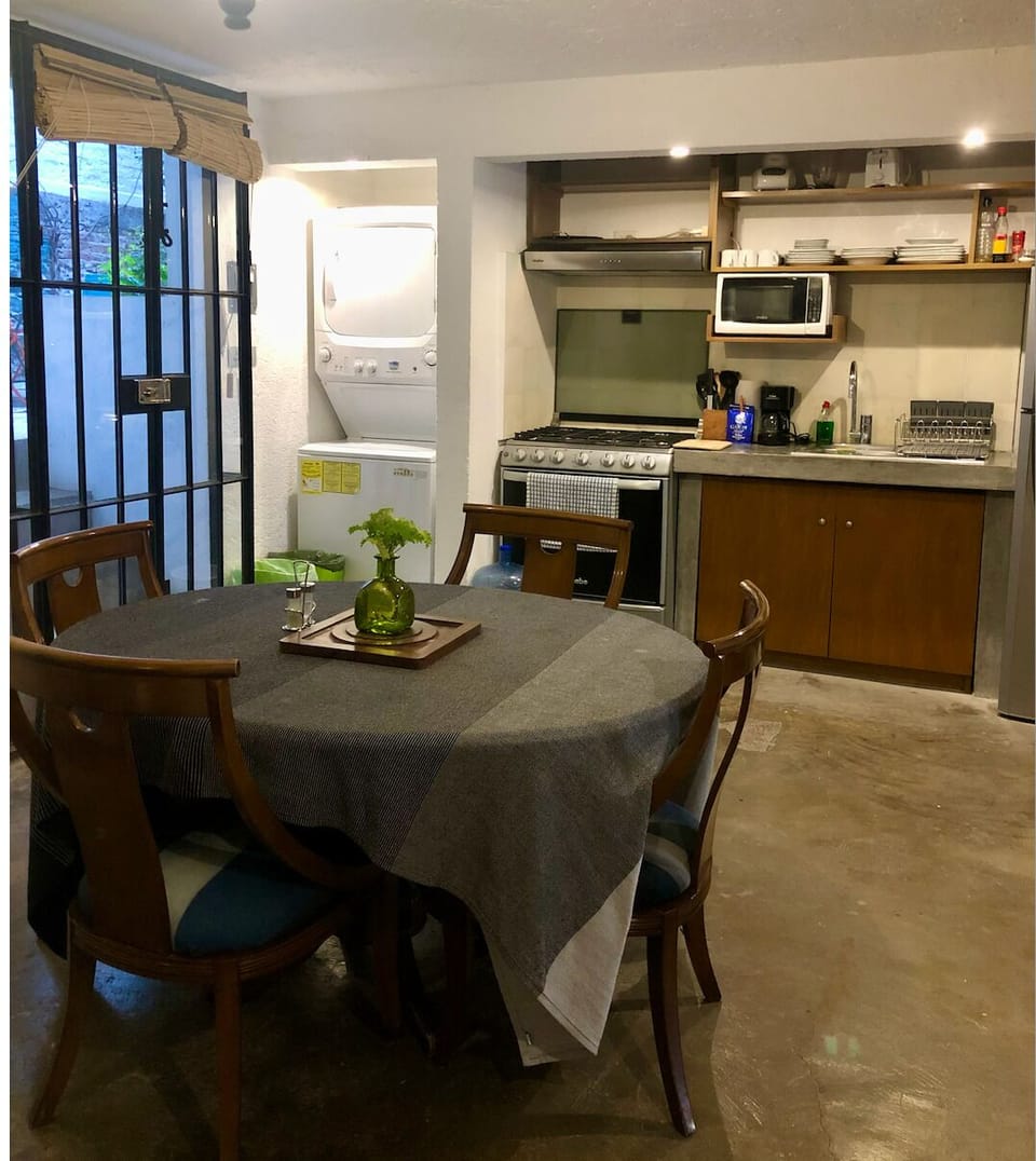 Apartment | Private kitchen | Cookware/dishes/utensils