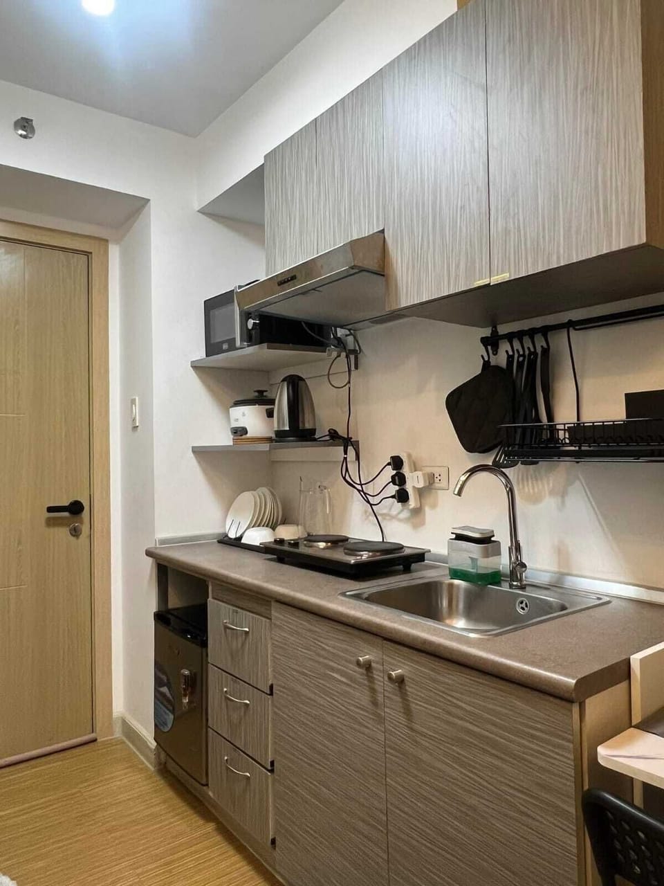 Standard Condo, 1 Bedroom, Non Smoking, City View | Private kitchenette | Mini-fridge, microwave, stovetop, coffee/tea maker