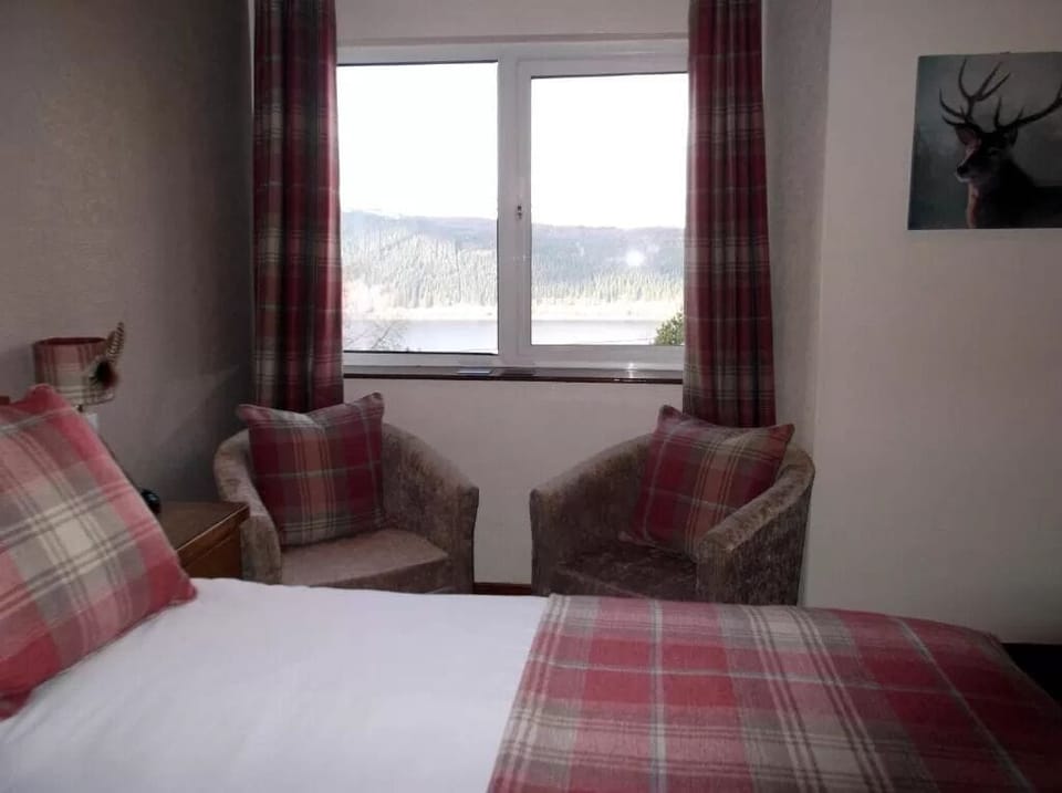 Double Room, Ensuite (Woodland - Loch View) | Bed sheets