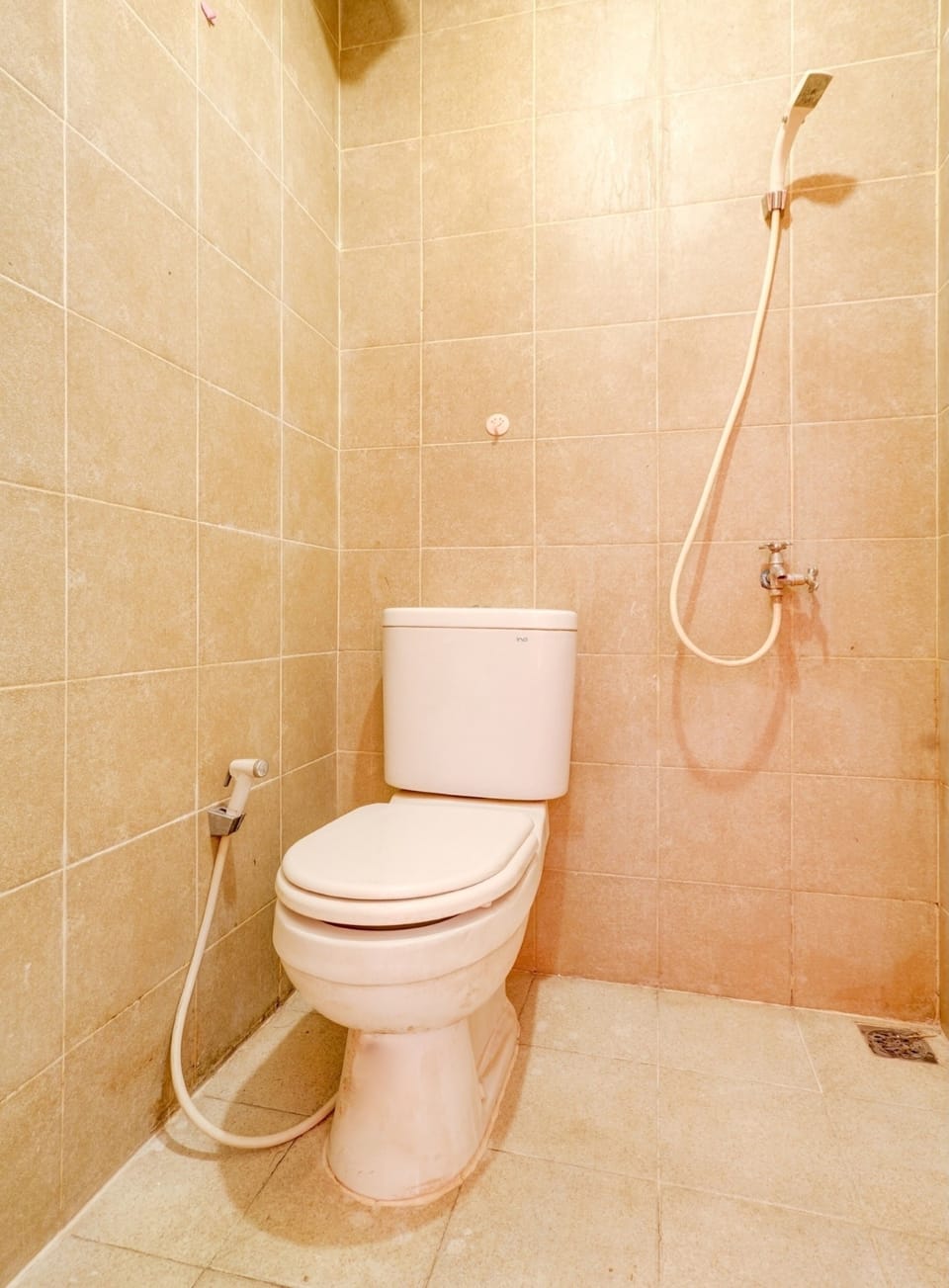 Deluxe Single Room | Bathroom | Shower, towels, toilet paper